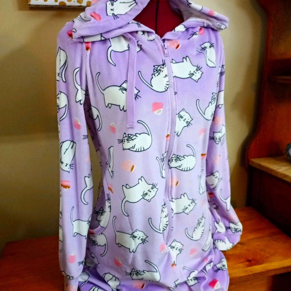 "Cottage Life" Soft Velour Kitty Onsie Medium